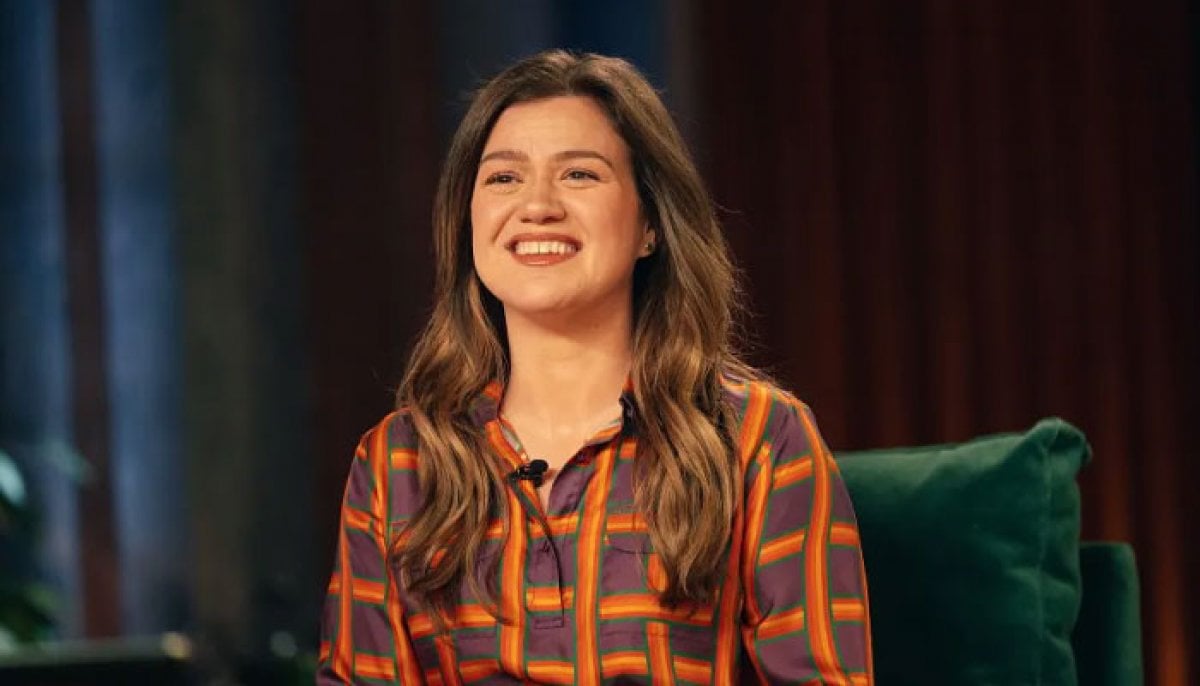 Kelly Clarkson's store feud escalates as NYC shop shares its side of the story