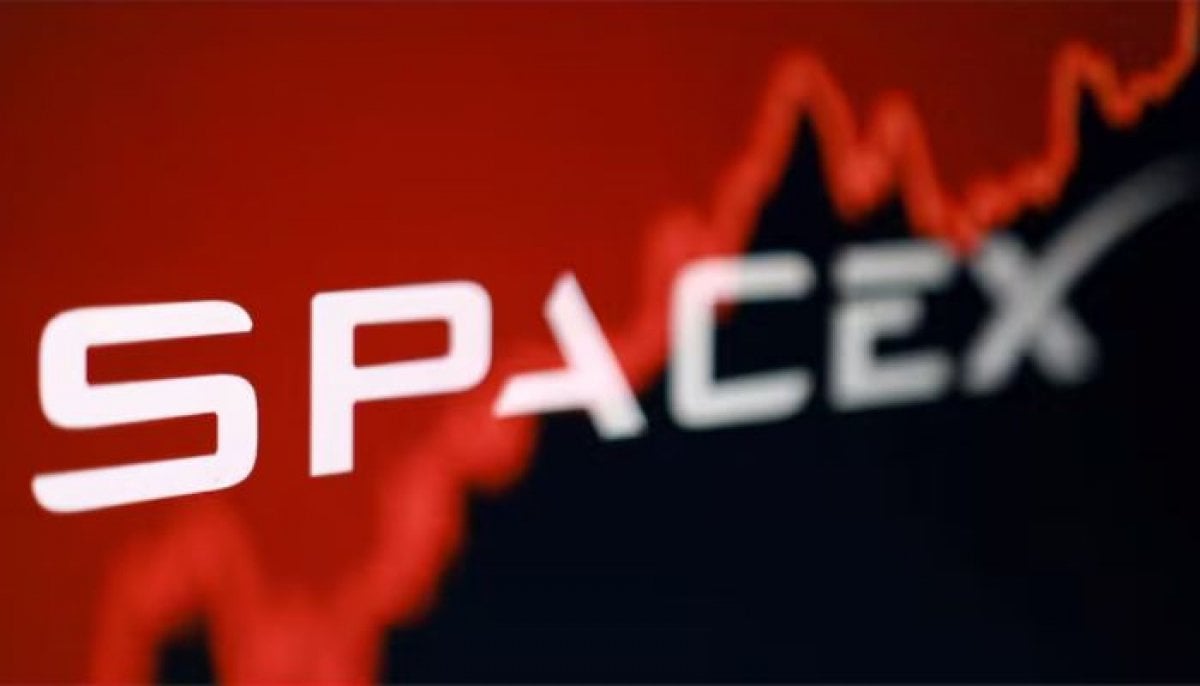 Australian telecom shares tumble as SpaceX moves closer to direct-to-cell market