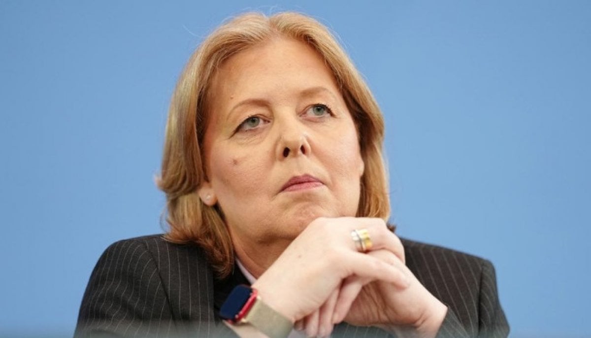 German labour minister steps down after stepdaughter's death and political attacks