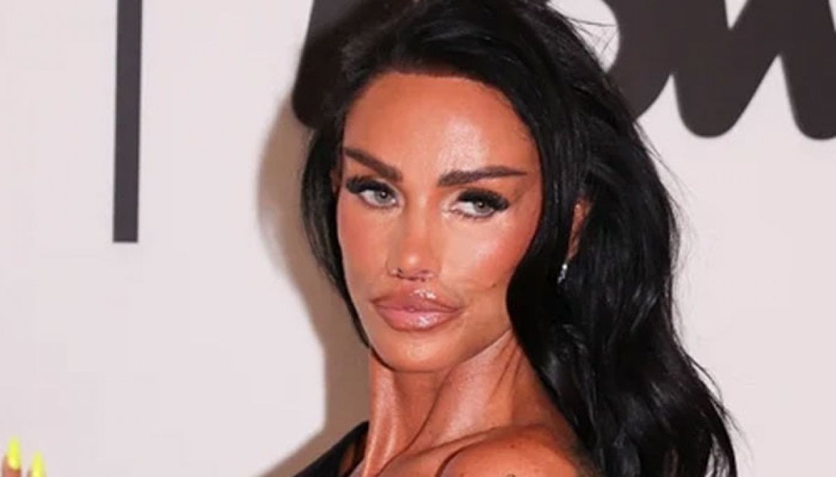 Katie Price seems to aim a dig at Lee Andrews: 'You glow different'