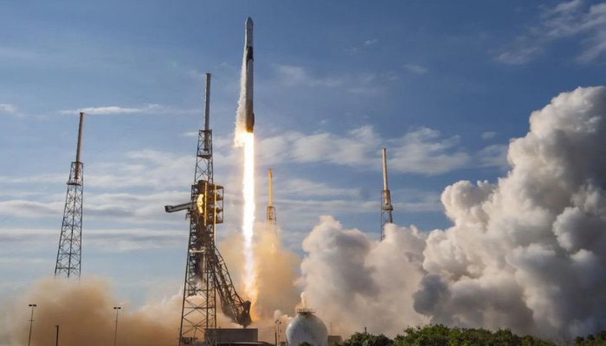 SpaceX Falcon 9 launches Dragon with 6,300 pounds of supplies to ISS 
