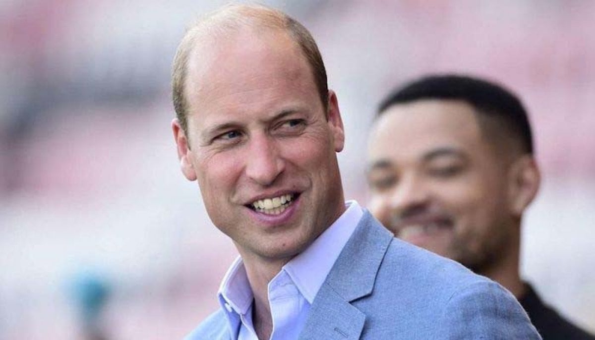 Prince William stuns famous cricketers with his skills