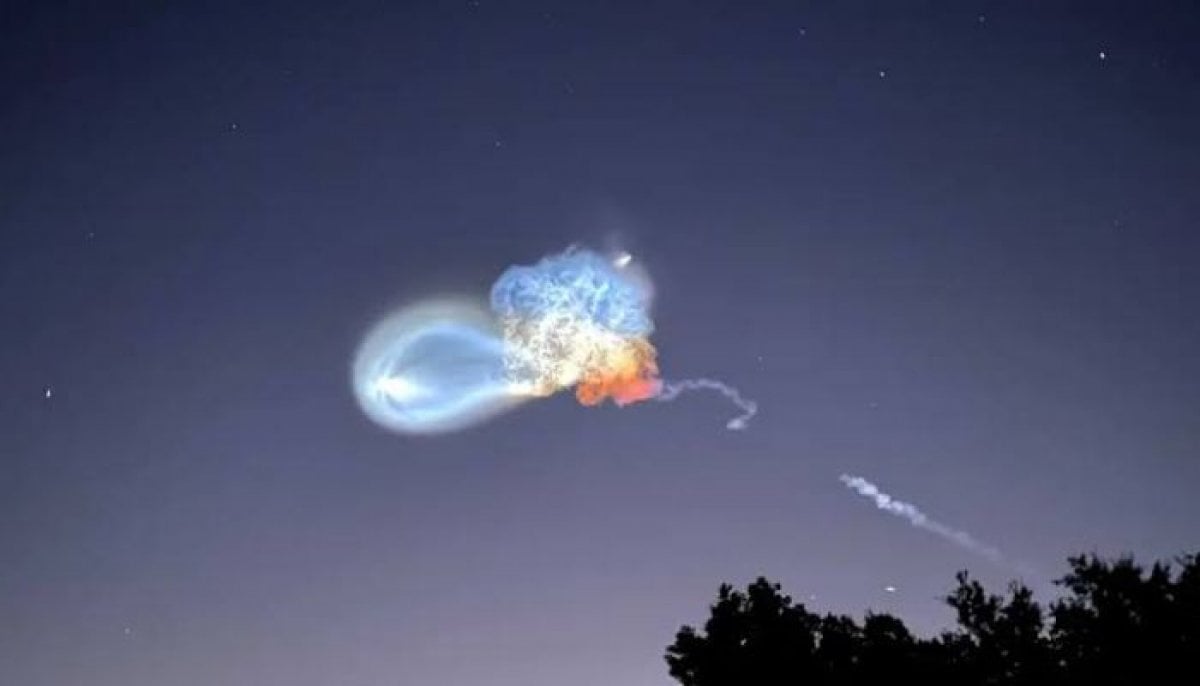 Space Jellyfish over Florida: What is that glowing cloud?