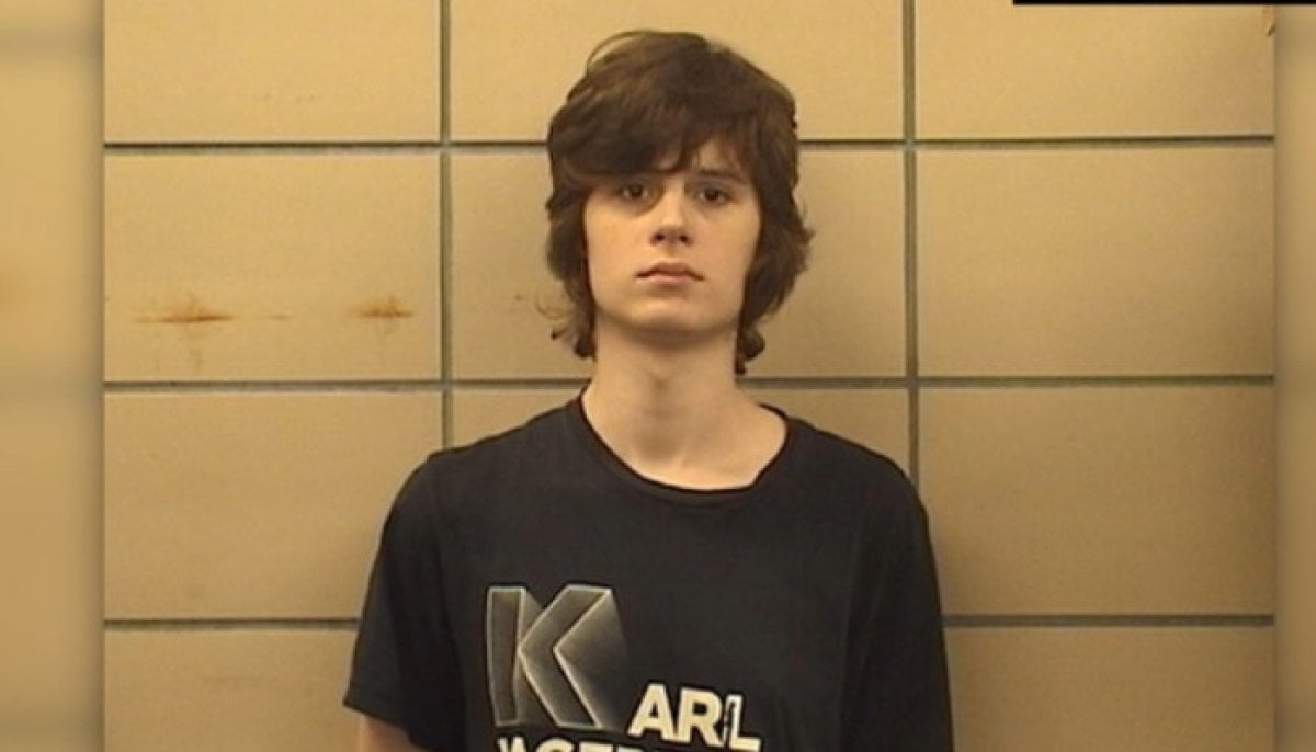 Illinois teen accused of plotting mass shooting at Hindu temple after co-workers alert police