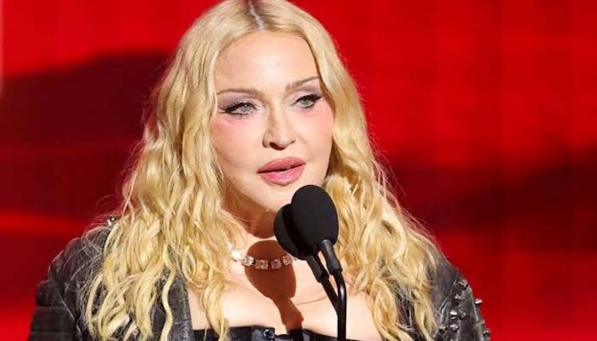 Madonna slammed over 'bizarre' MTV awards appearance