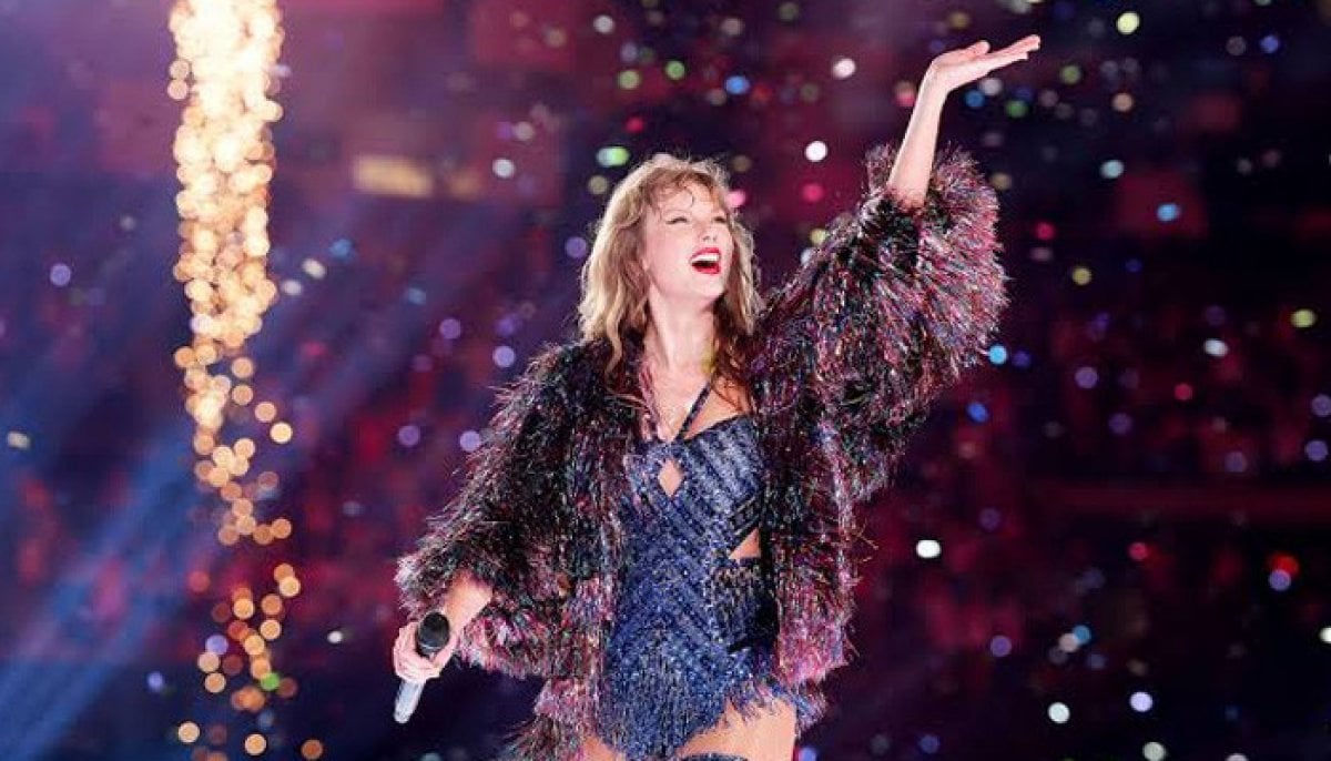 Taylor Swift rocks Academy Gala with Eras Tour band reunion