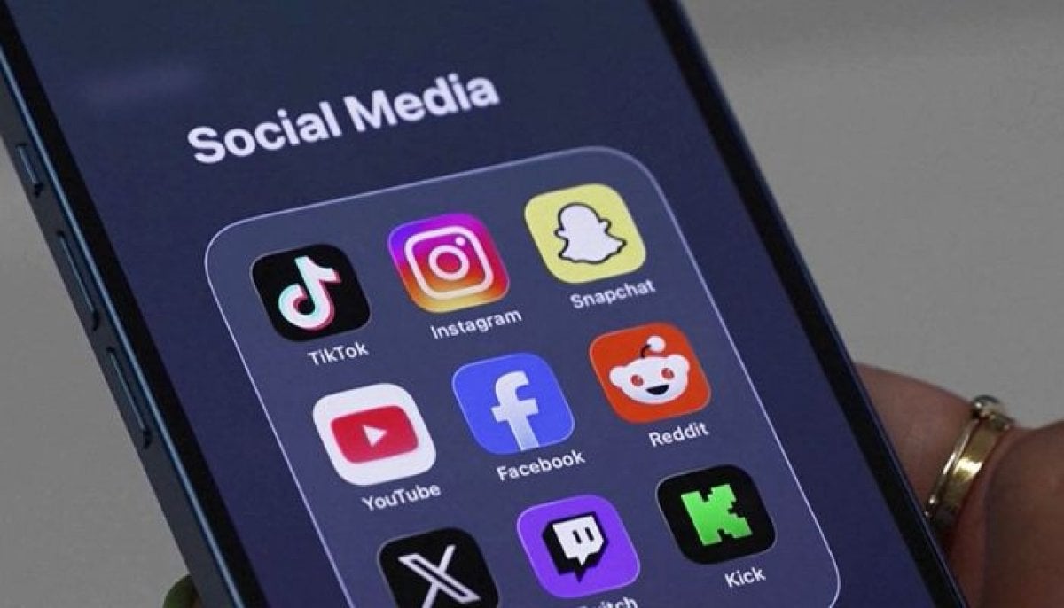 Australia to sue 5 tech giants over under-16 social media ban