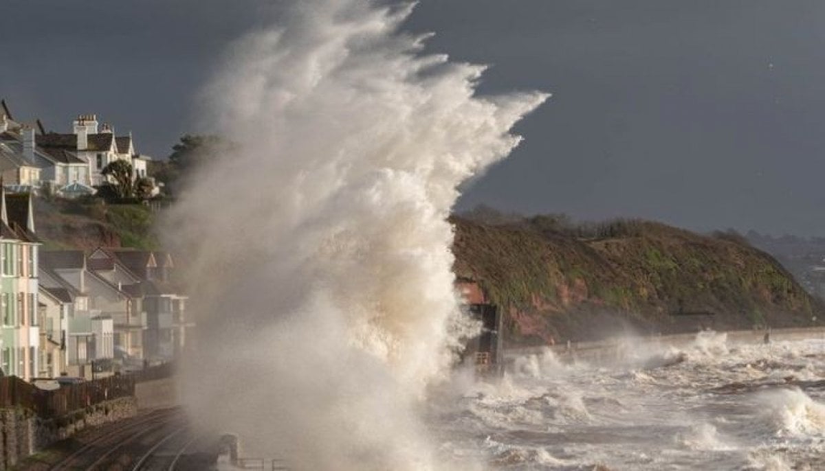 Storm Austen: When will heavy rain and strong winds hit the UK?