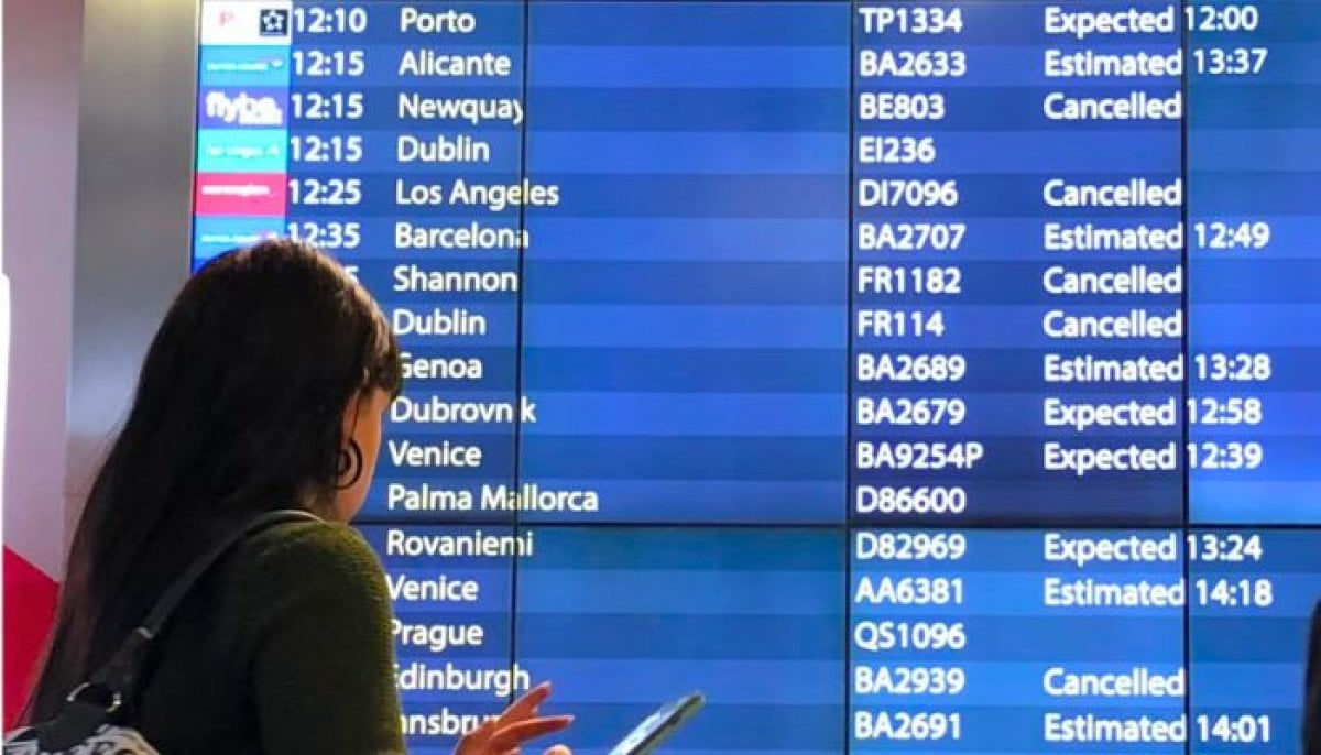 EU parliament approves sweeping passenger rights overhaul to guarantee 14-day travel refunds