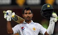 Fighting Pakistan resist Australia’s victory drive