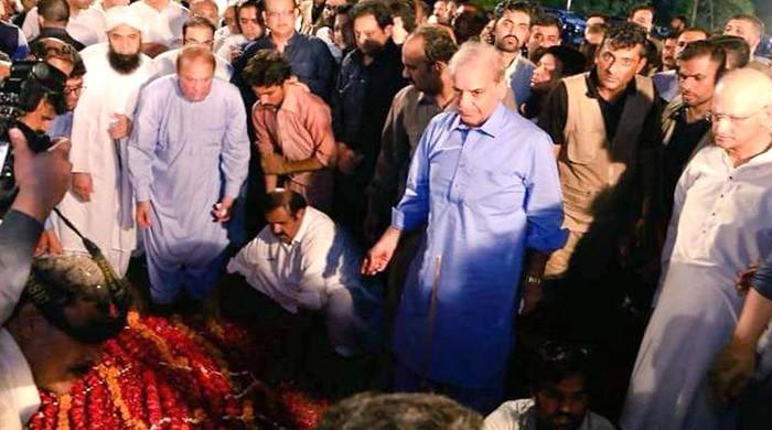 Begum Kulsoom laid to rest at Jati Umra