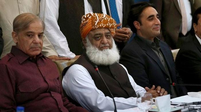 Who stands where in JUI-F’s Azadi March