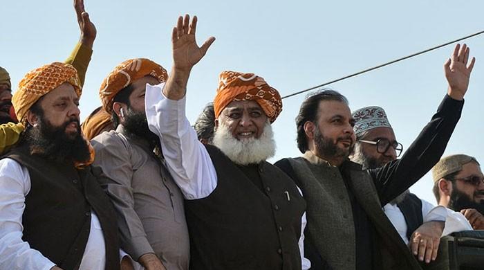 Azadi March kicks off from Karachi