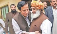 Fazlur Rehman ended march after understanding with govt, claims Pervaiz Elahi