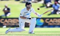 Williamson lifts NZ after early Pakistan strike