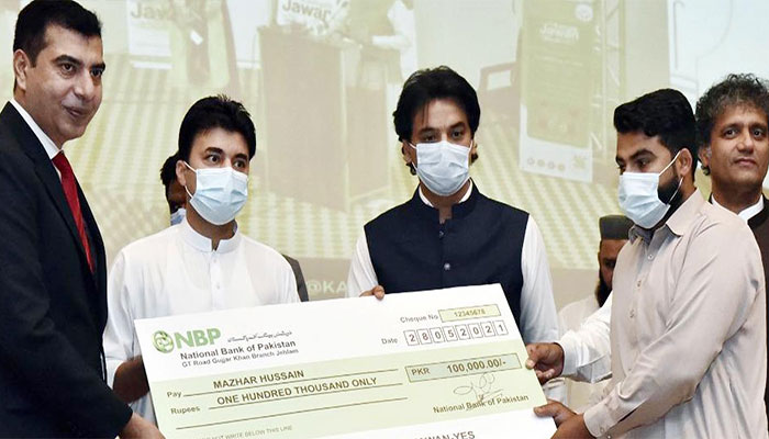Cheques distributed under ‘Kamyab Jawan’ Programme