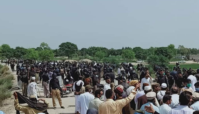 Janikhel sit-in continues in Bannu
