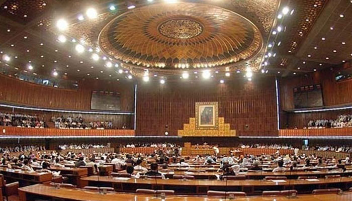 Hammad Azhar, Shahid Khaqan Abbasi trade barbs in NA over energy crisis