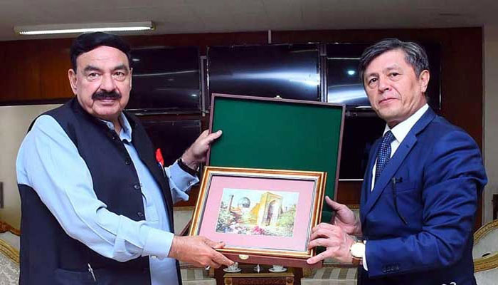 Uzbek envoy, Sheikh Rashid discuss visa agreements