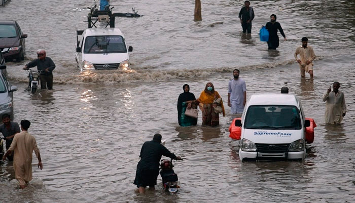 ‘Moderate rain spell inundated Karachi due to Sindh govt’s incompetence’