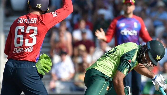 Spinners shine as England beat Pakistan to level T20 series