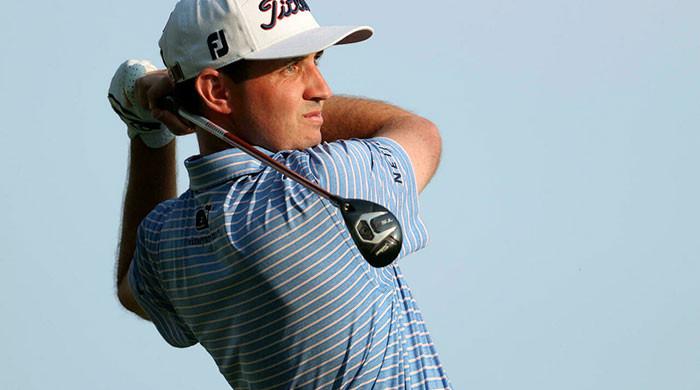 Poston clings to lead but Hahn steals show with 60 - Vimarsana News