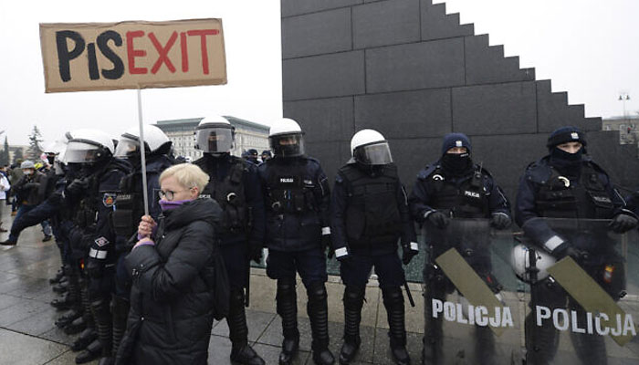 Poland’s ruling populists risk isolation to stay in power