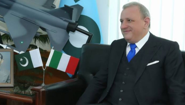 Italian envoy meets PAF chief