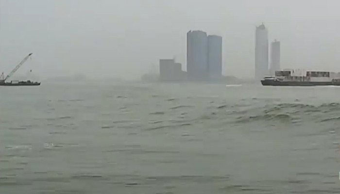 Ship grounded at Karachi beach floated after 48 days