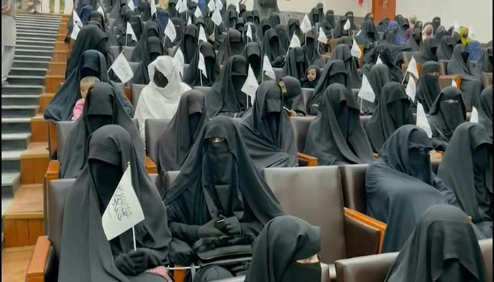 Afghan women rally in support of Taliban