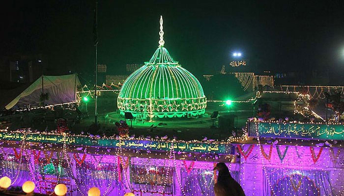 Data Sahib Urs celebrations begin amid tight security