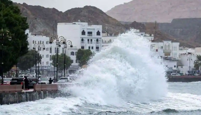 Rains lash  Balochistan as Cyclone Shaheen heads to Muscat