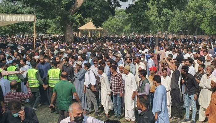 An era of comedy ends: Umer Sharif buried at Abdullah Shah Ghazi's shrine - Vimarsana News
