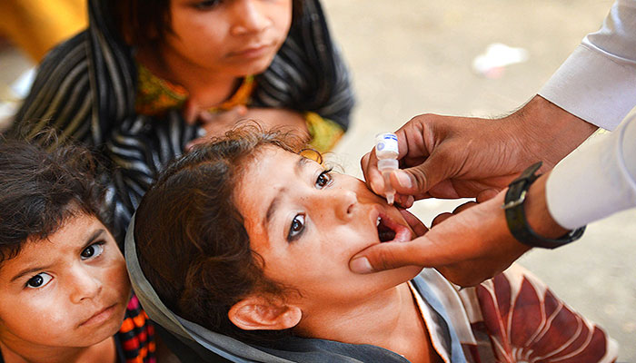 Making Pakistan polio-free top priority, says commissioner