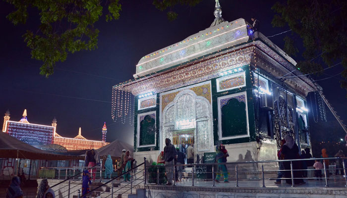 Mian Mir’s Urs concludes