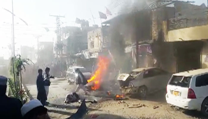 One police official martyred, 17 injured in Quetta roadside explosion