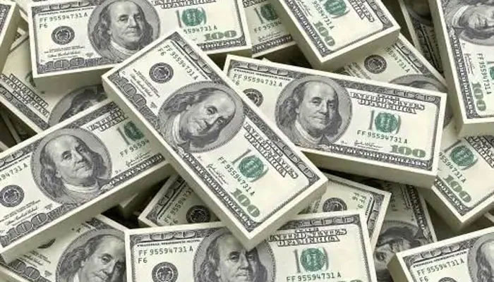 Dollar rises by 39.91pc, petrol soars 44.68pc in three years