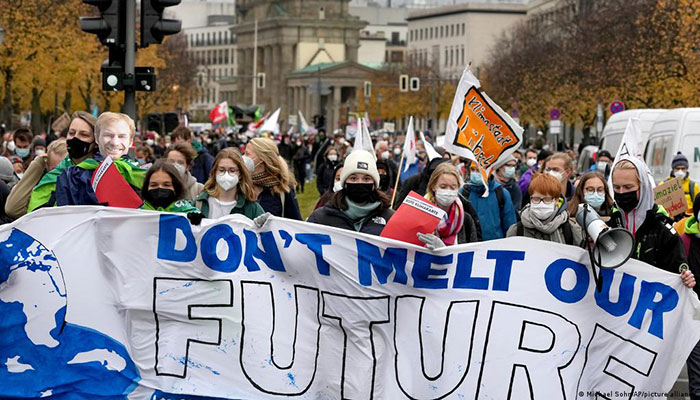Climate activists rally to pressure post-Merkel govt
