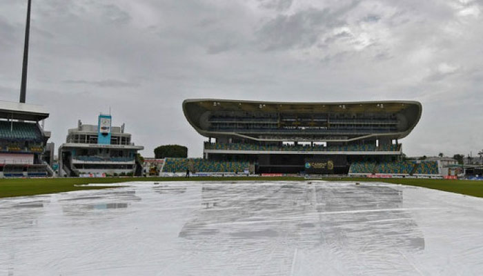 Rain disrupts opening day of third round matches