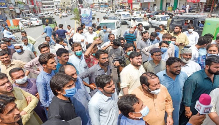Inflation, unemployment: Businessmen stage protest in Pindi