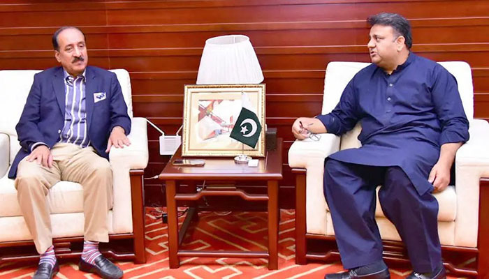 Suggest reforms instead of challenging NAB ordinance, Fawad to lawyers