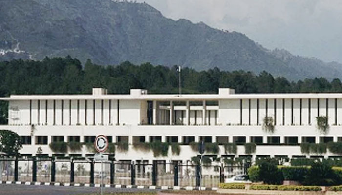 PTI justifies Establishment Division’s decision to transfer senior officers