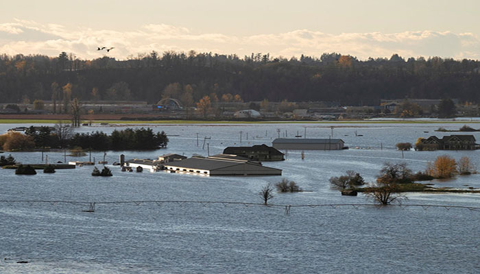 Devastating floods trap 18,000 people in Canada