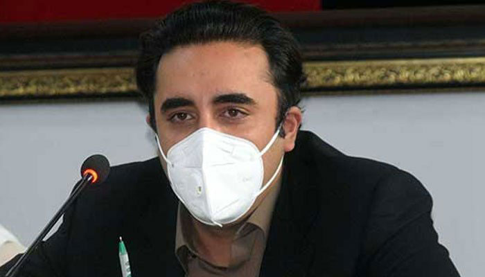 Imran should apologise to people for gas crisis: Bilawal