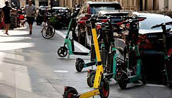 Paris throttles e-scooter speed except on main streets