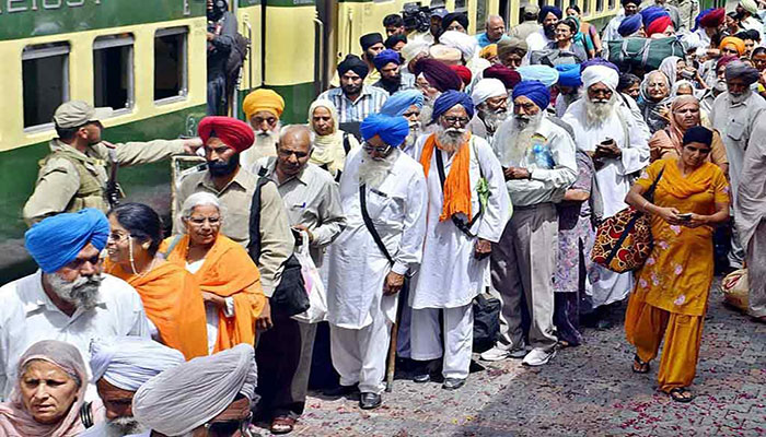 Sikh Yatrees return to India