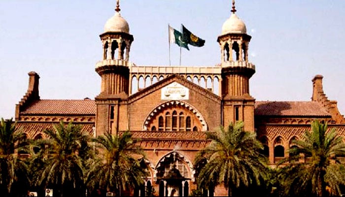 LHC directs FIA to unfreeze bank accounts of ex-Ogra chairperson