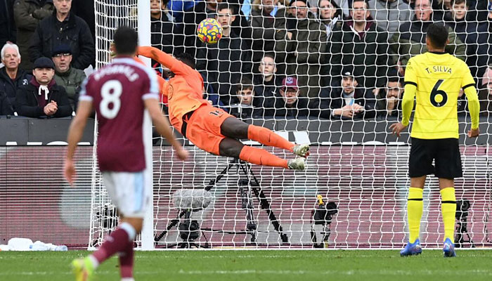 Chelsea stunned as Masuaku’s stroke of luck lifts West Ham