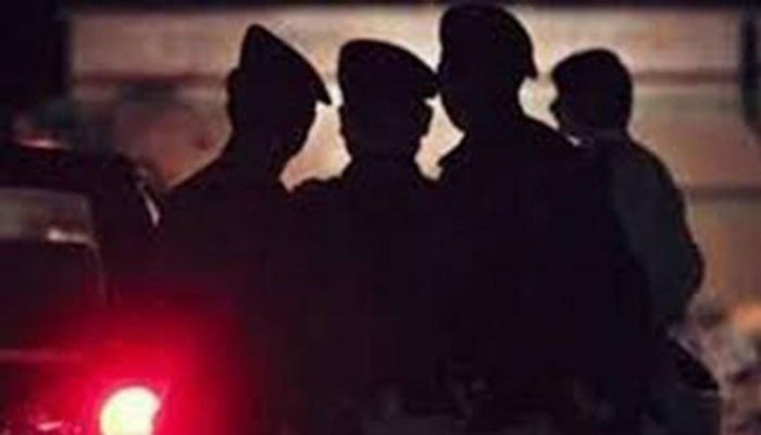 Two ‘robbers’ killed, five held in police encounters