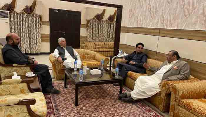 Leaders upbeat after Bilour family scion joins PTI - Vimarsana News